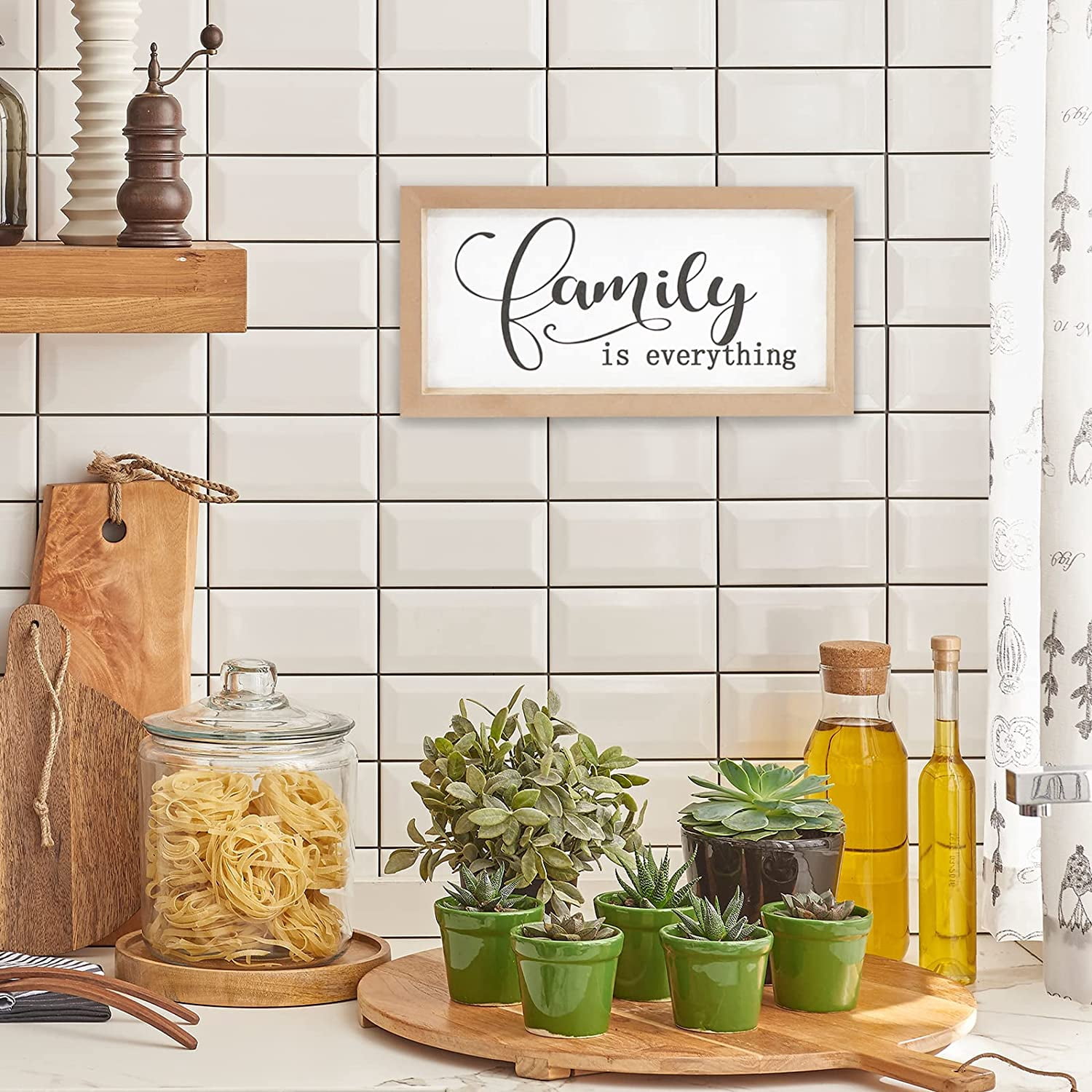 Family Signs for Home Decor, Wooden Frame Signs for Wall Decor, Printed Rustic Plaque, Farmhouse Wall Hanging Art for House Living Room Bedroom Kitchen Table Shelf Decoration