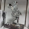 thumbnail image 3 of Figura de Mickey Mouse de Disney de 29 cm, Mickey da la bienvenida a los invitados, juguete para niños, modelo de resina, amor, decoración del hogar, regalo de Halloween y Navidad, 3 of 5