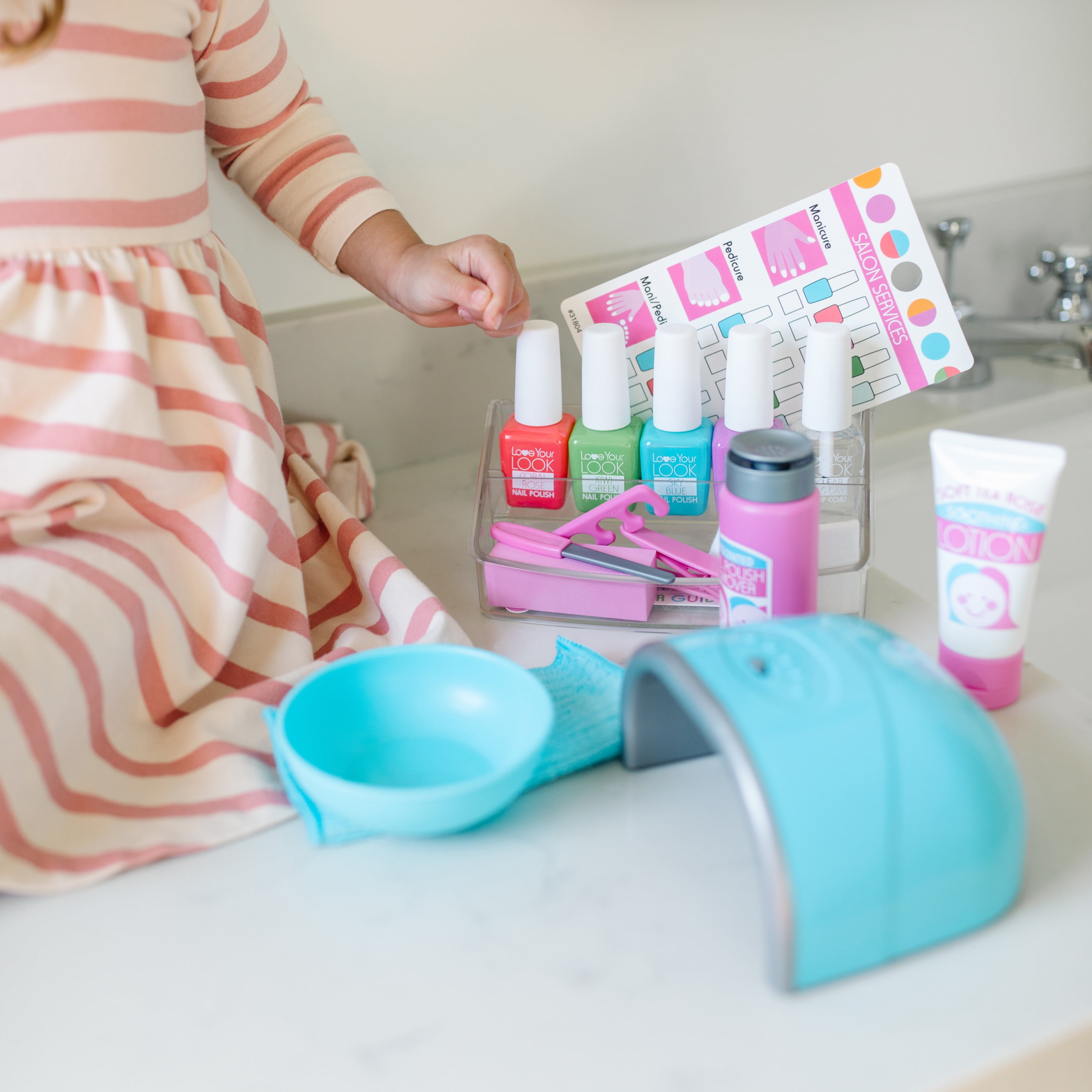 Melissa & Doug Love Your Look Pretend Nail Care Play Set – 22 Pieces for Mess-Free Play Mani-Pedis (DOES NOT CONTAIN REAL COSMETICS)