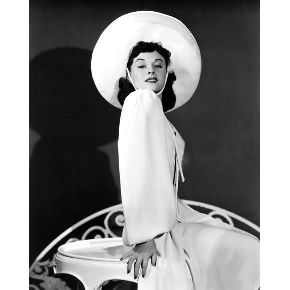 Paulette Goddard 1940 Photo Print (8 x 10)
