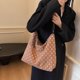 thumbnail image 5 of Bolso de mano de moda para mujer 2024, nuevo bolso de hombro de gran capacidad, bolso de lona texturizada versátil para debajo del brazo, 5 of 5