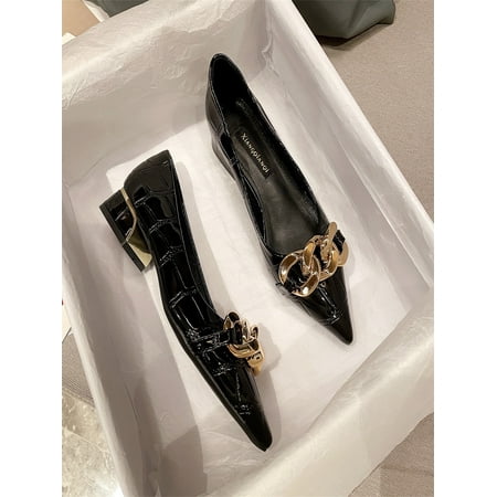 

Embossed Chain Decor Slip On Flats Women‘s Footwear