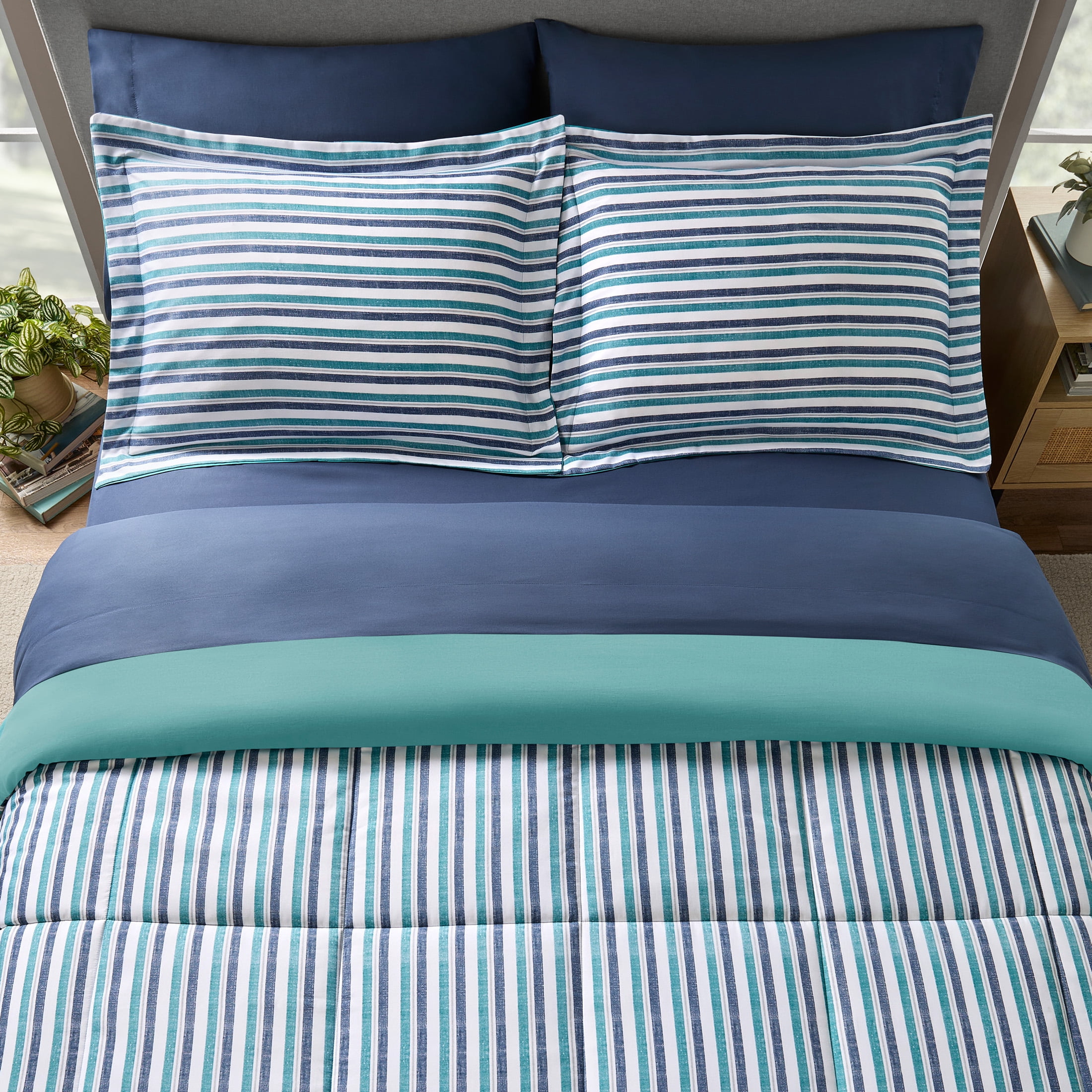Mainstays All in One Reversible Comforter and Sheet set- 7 Piece, Full, Blue Pinstripe