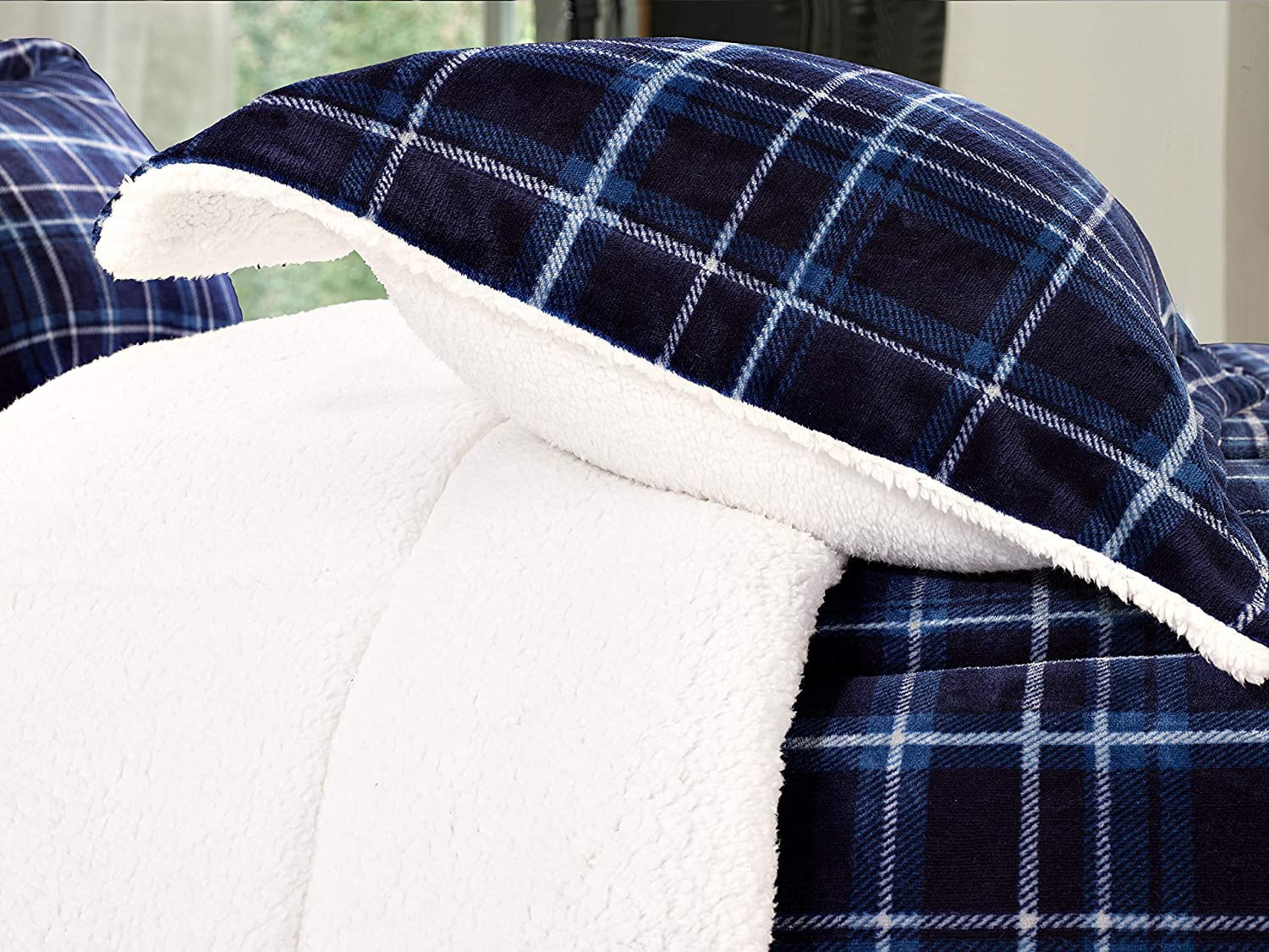 Elegant Comfort Soft & Plush Sherpa Comforter- Lilith Plaid Collection, 2-Piece Bed Set, High Quality, Reversible Down Alternative Micro-Suede, Plaid Sherpa Comforter, Twin, Ocean Navy