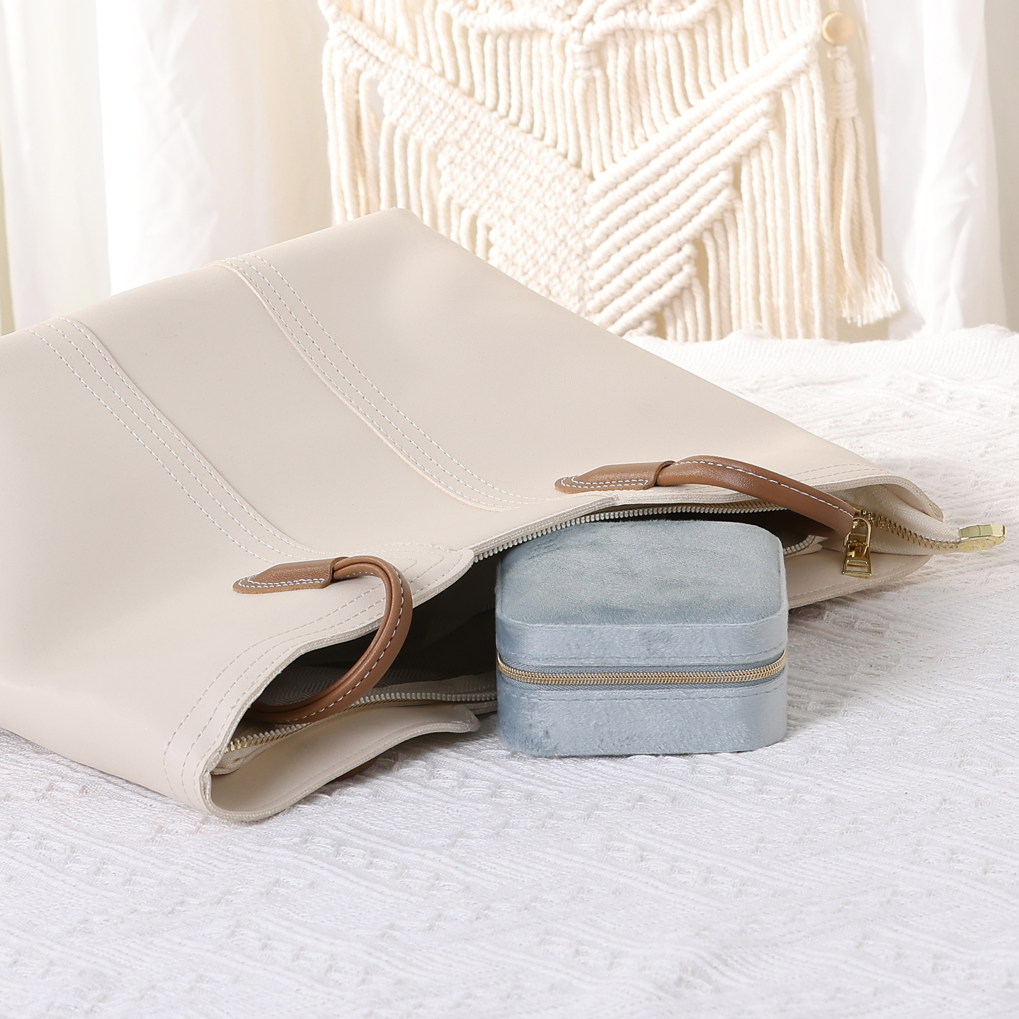 Unique Bargains Travel Jewelry Box Mini Portable Plush Velvet Jewelry Organizer Case Gray