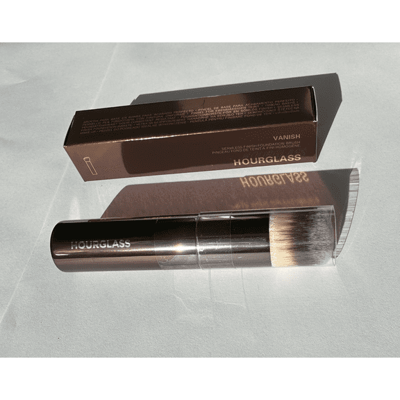 Hourglass Vanish Seamless Finish Foundation Brush