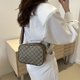 thumbnail image 5 of Bolso Hombro Casual Cuadrado Retro Bandolera Cuero PU Diseñador para Mujer (marrón Claro), 5 of 6