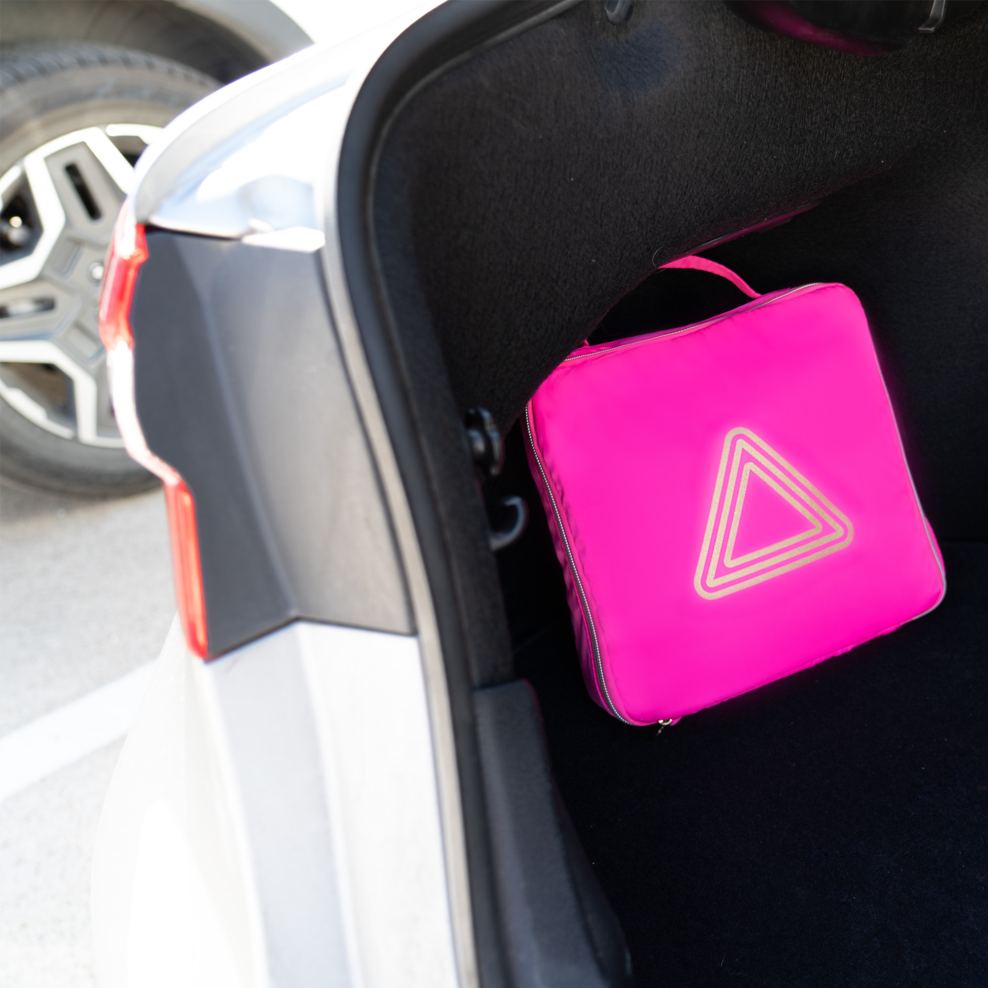 BLINGSTING Supercharged Car Emergency Kit Pink photo 5
