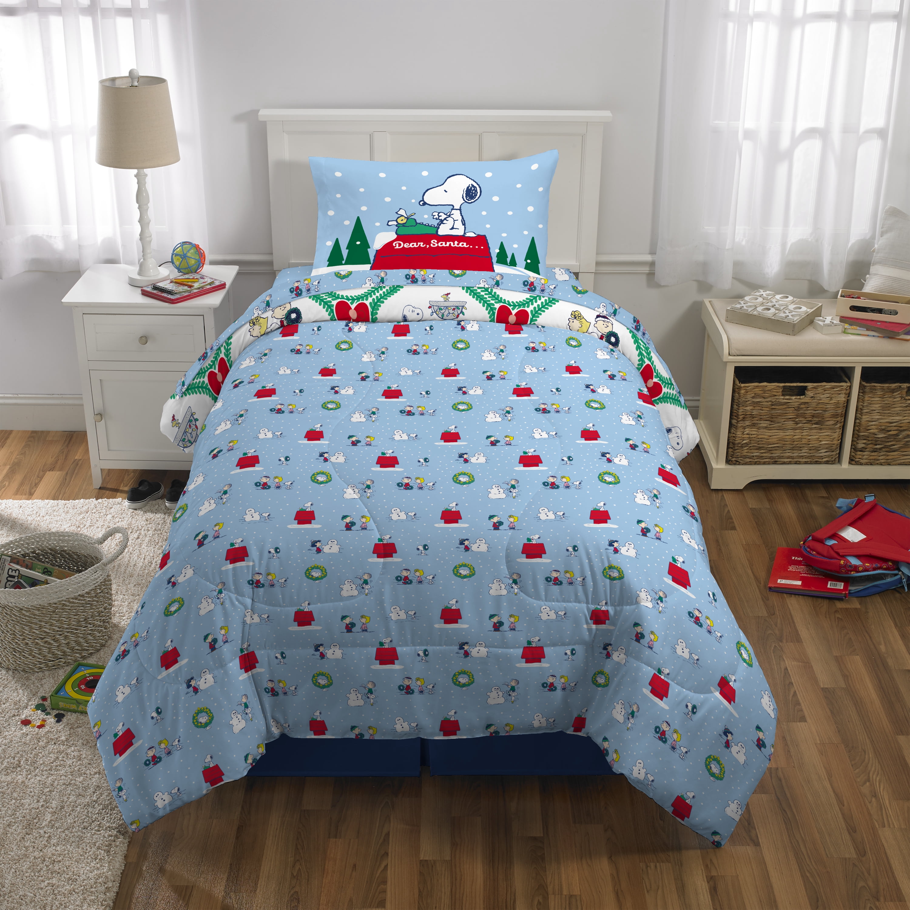 Peanuts Snoopy Holiday Kids 6 Piece Reversible Comforter, Bed in a Bag, Twin