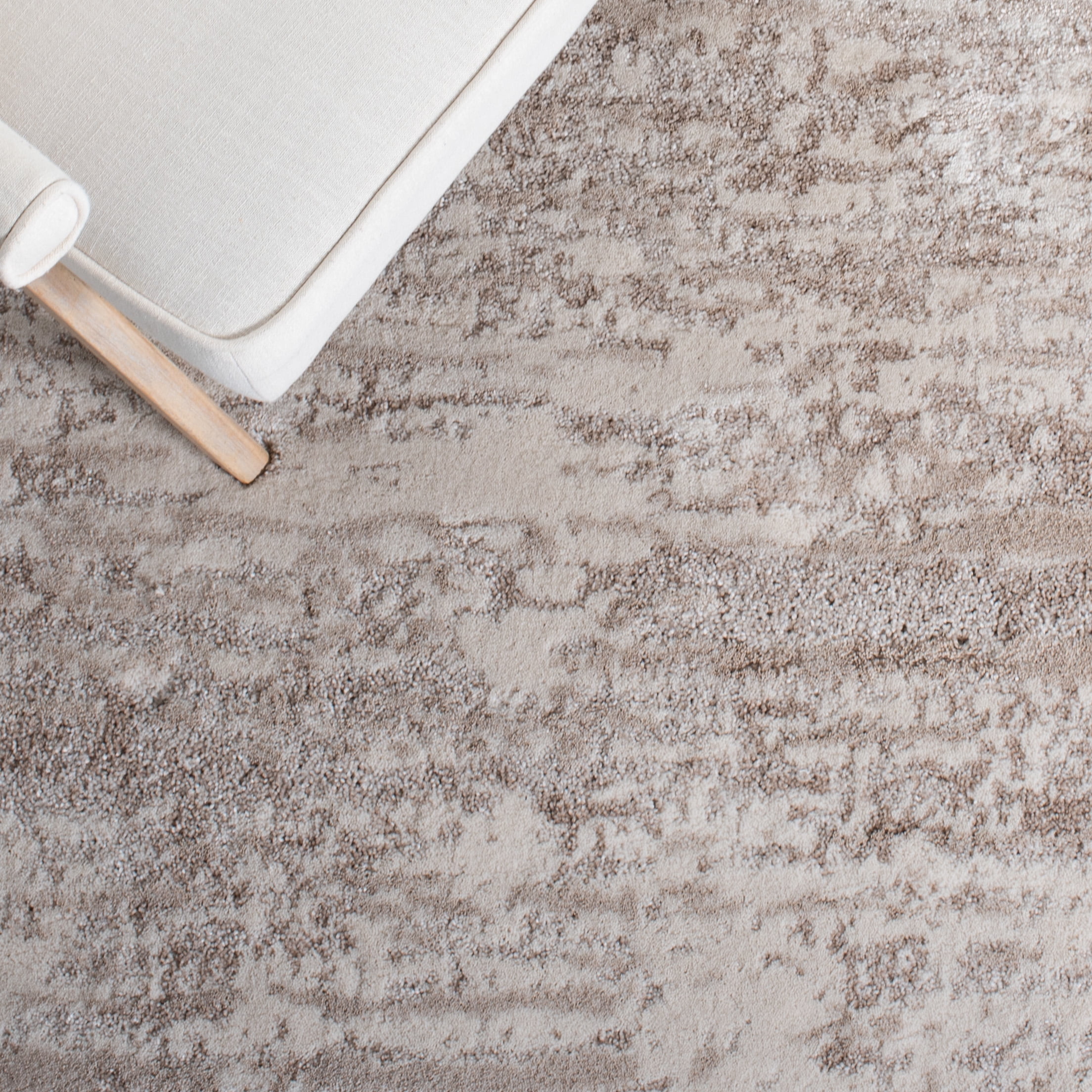 SAFAVIEH Century Arianne Distressed Area Rug, Ivory/Beige, 8' x 8' Square