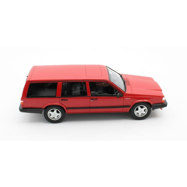 Volvo 740 Turbo Estate Red 1:18 Scale Cult Scale Models CML088-1