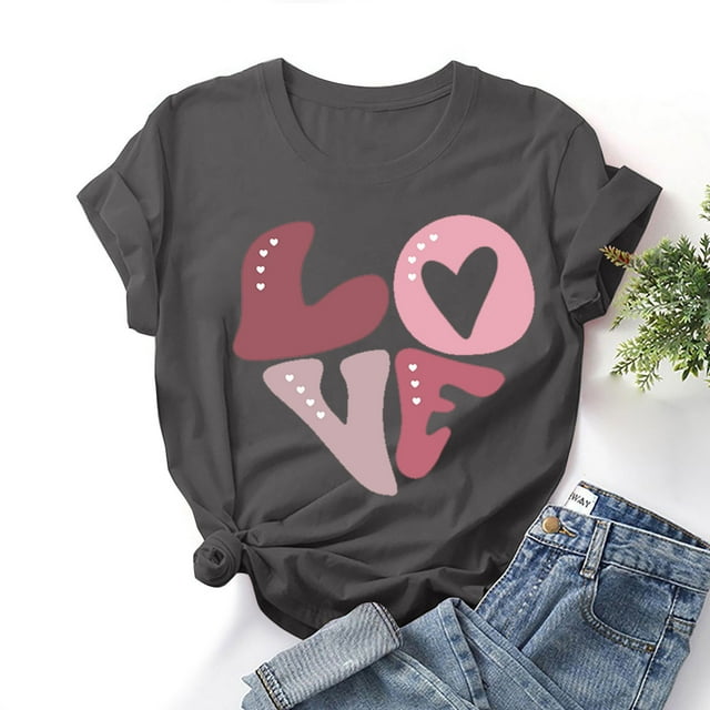 Styesk T-Shirts pour Femmes Saint-Valentin Graphique Décontracté Grande Taille Hauts Imprimé Cœur Hauts de Sortie Confortables Doux Col Rond T-Shirts Chandail Mode Léger Manches Courtes T-shirt