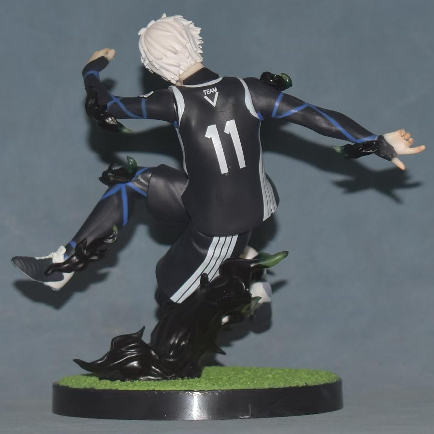 Newly Nagi Nagisoma Figure Isagi Yoichi‌‌ Figure Playng Soccer Sport Suit Anime Figures PVC Character Action Model Figure Statue Decoration Ornament Gifts (Nagi)