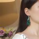 thumbnail image 3 of Pendientes colgantes SSuperp pavo real chapados en oro 14 quilates cristal verde, 3 of 5