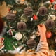 thumbnail image 3 of Juego De 4 Bolas Navideas De Cristal Nevado, De 10 Cm De Dimetro, Rojas, Para Decorar Rboles De Navidad, Coronas Y Decoracin Del Hogar., Ukhbmc, 3 of 8