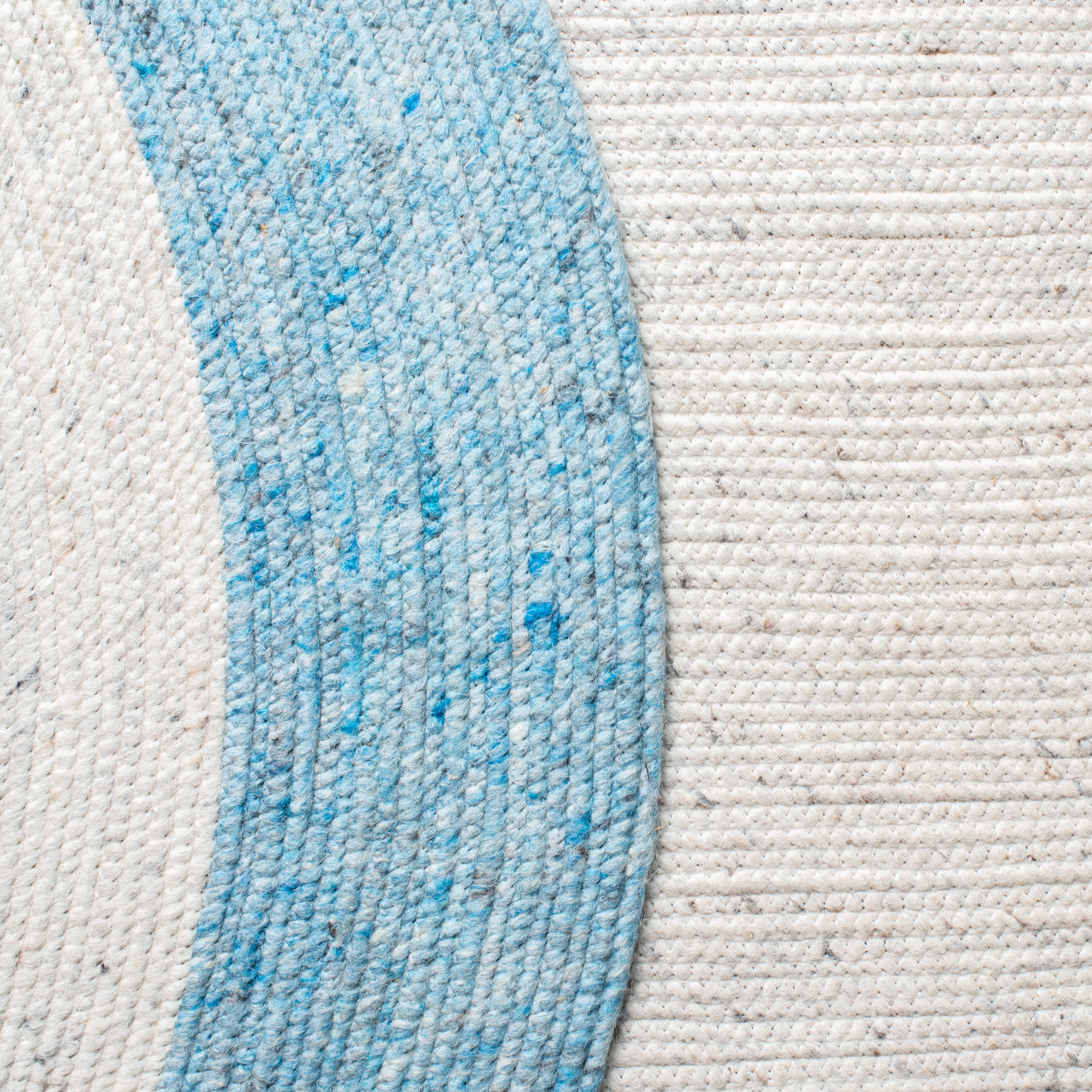 SAFAVIEH Braided Stephen Bordered Reversible Area Rug, Ivory/Blue, 5' x 5' Round