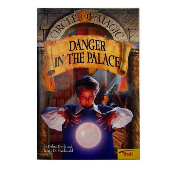 Pre-Owned Danger in the Palace Circle of Magic Book 4 (Paperback) 0816769397 9780816769391