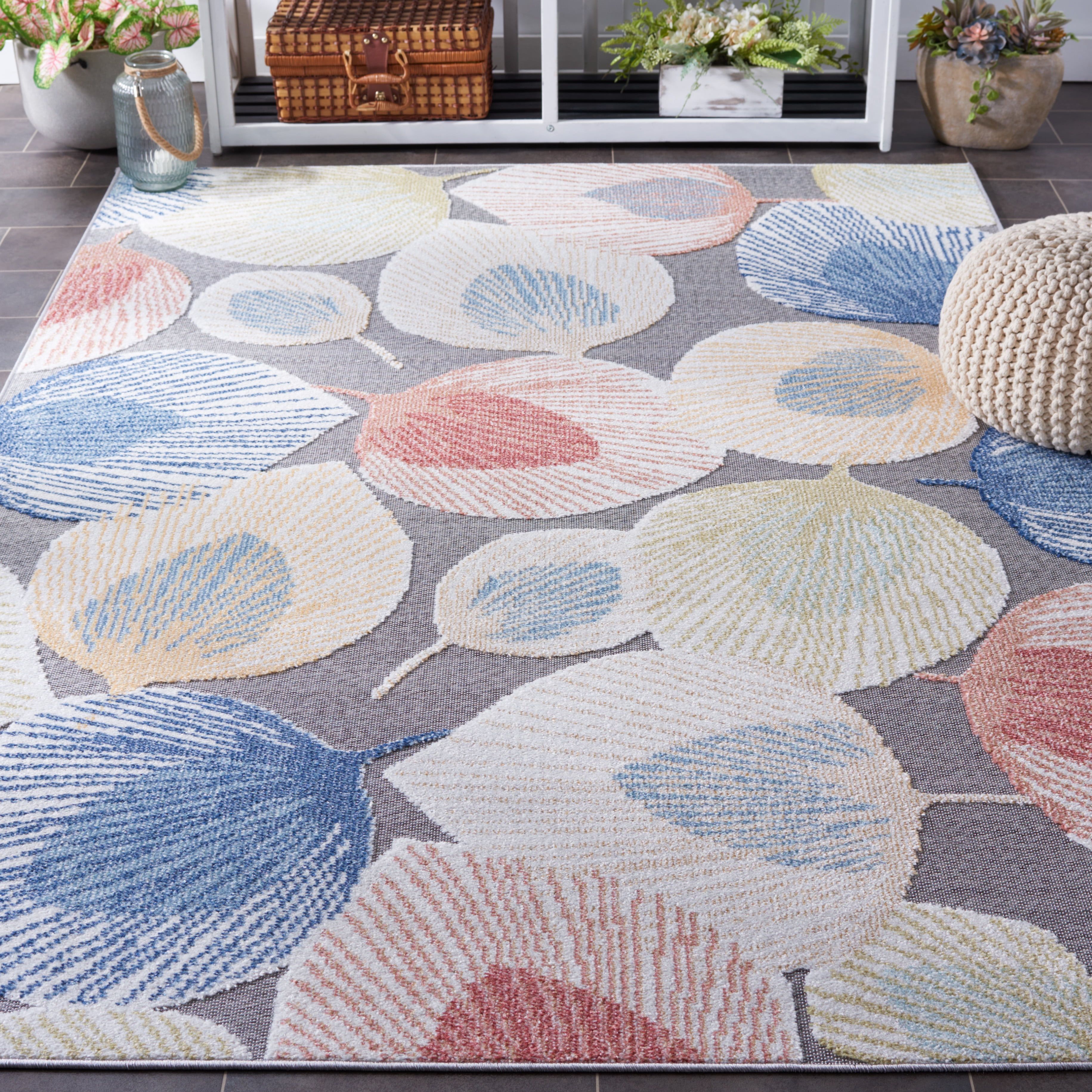 SAFAVIEH Sarasota Nash Botanical Indoor/Outdoor Area Rug, Beige/Grey, 4'5" x 6'5"