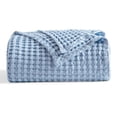 thumbnail image 1 of Manta Bedsure Cooling de algodón con forma de gofre, tamaño king, color azul cielo, 1 of 7