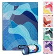 thumbnail image 1 of Manta impermeable Whale Flotilla para pícnic al aire libre, 152 x 203 cm, 1 of 7