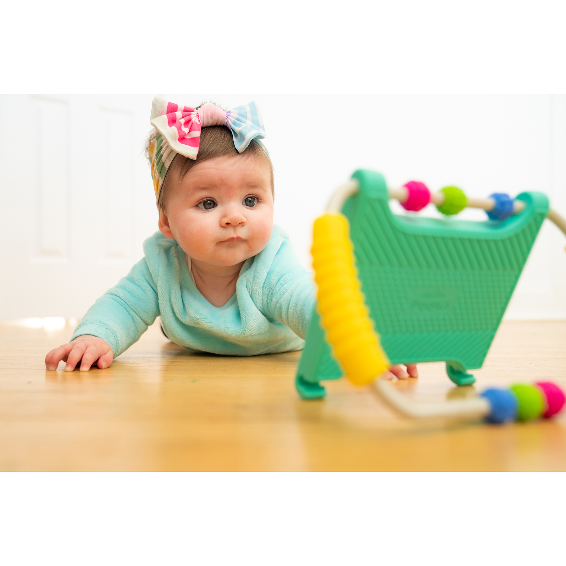 Mobi Peeka Tummy Time Mirror Sensory Toy Silicone Montessori Toy for Babies
