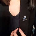 thumbnail image 2 of Broche de cristal de circón cúbico azul Broche de joyería de cristal de moda para mujer JAMW Sencillez, 2 of 5