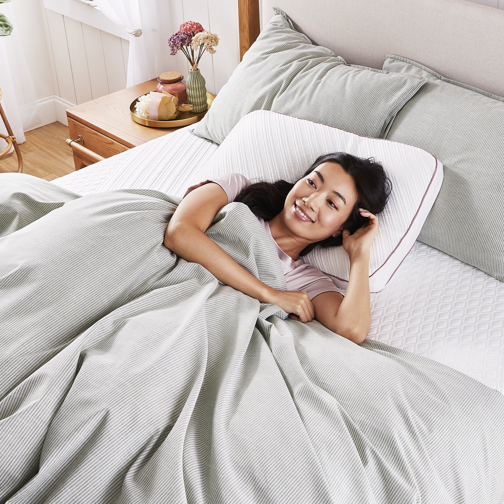 nue by Novaform 10 inch Hybrid Support Mattress, Full