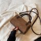 thumbnail image 4 of Bolso de hombro de gamuza sintética simple y de moda, bolso bandolera, bolso pequeño de mujer, bolso tipo almohada, bolso Boston, bolso de mujer, 4 of 5