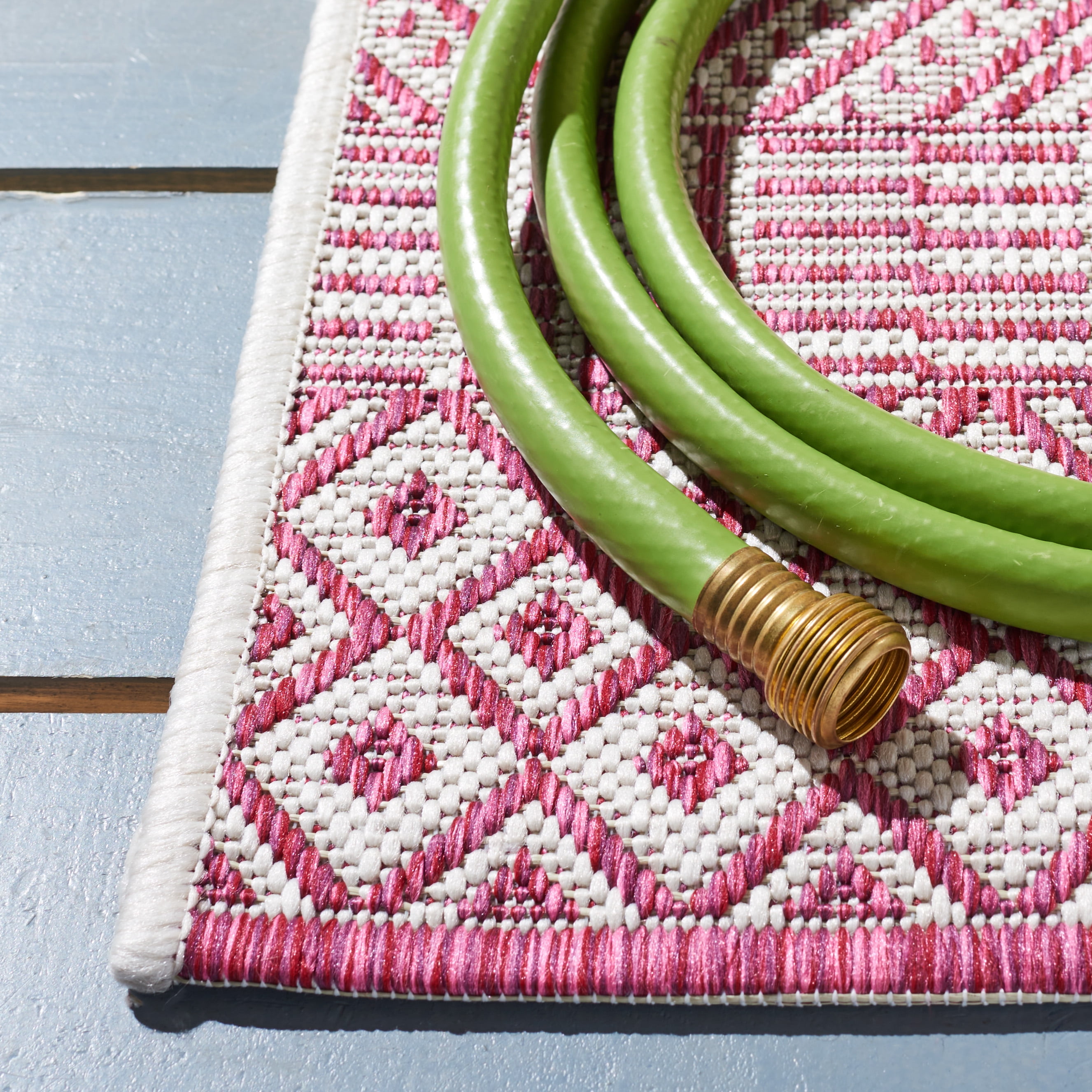 SAFAVIEH Courtyard Evander Geometric Indoor/Outdoor Area Rug, Ivory/Red, 6'7" x 6'7" Square