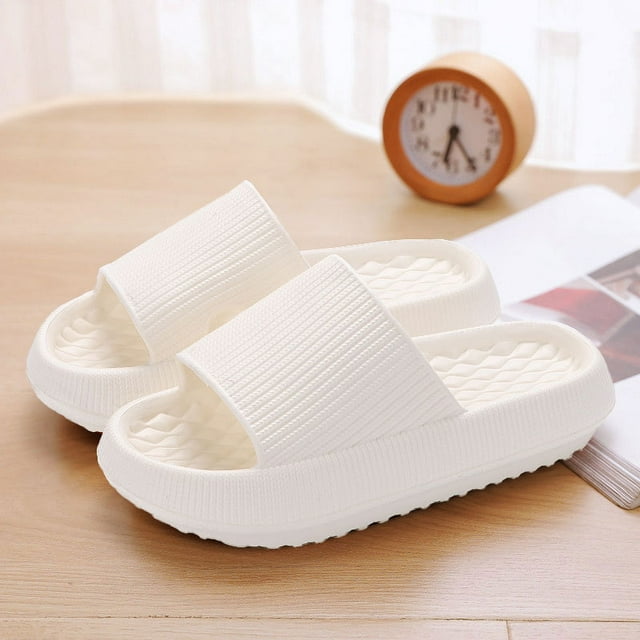Nuevas zapatillas de plataforma suave para mujer, verano 2024, chanclas de suela gruesa con diseño de nubes, chanclas ligeras antideslizantes de EVA para mujer, talla grande 45