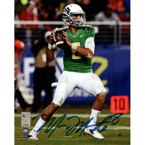 Marcus Mariota Autographed 8x10 Photo Oregon Ducks MM Holo 89177