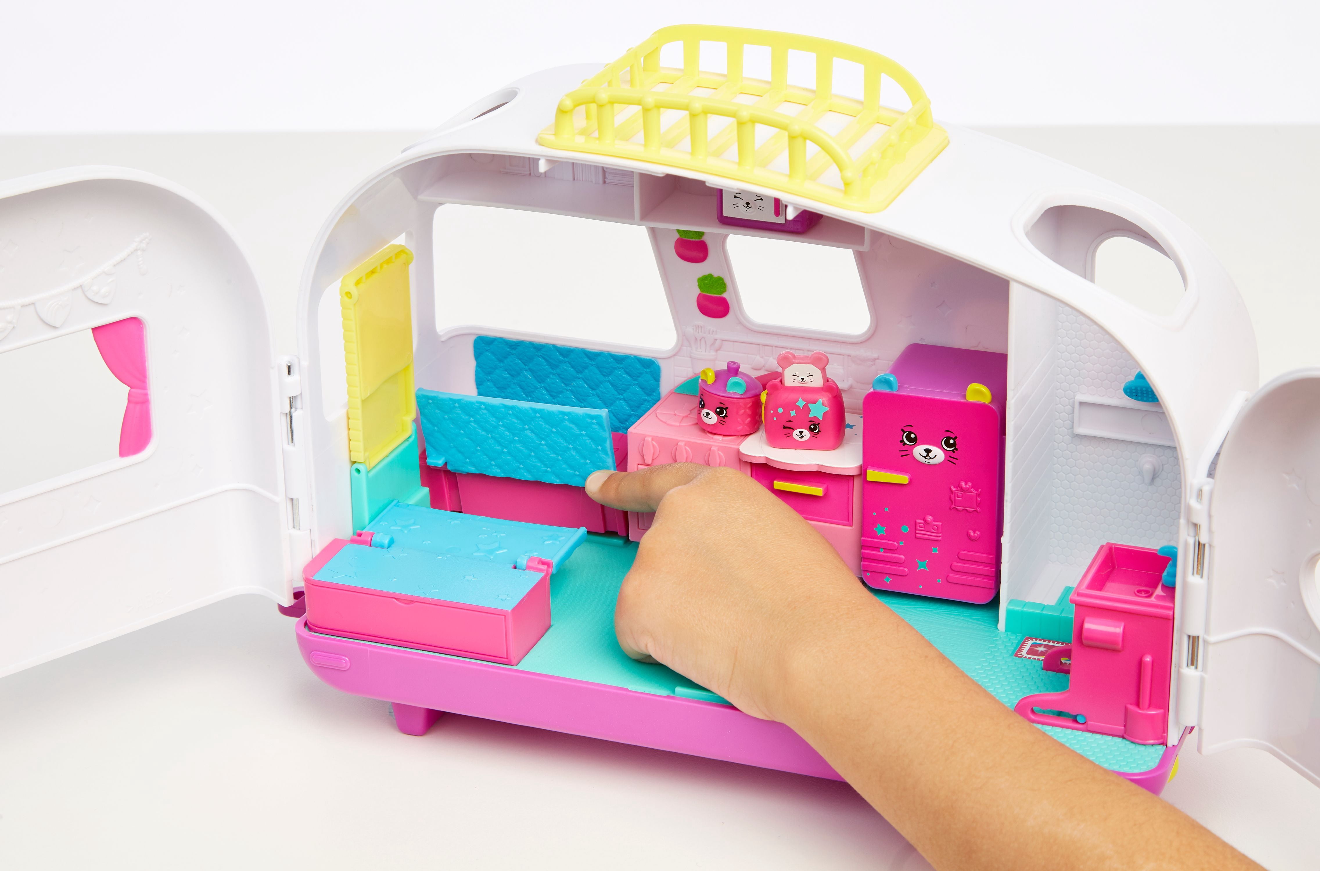 Shopkins Happy Places Rainbow Beach Camper Van