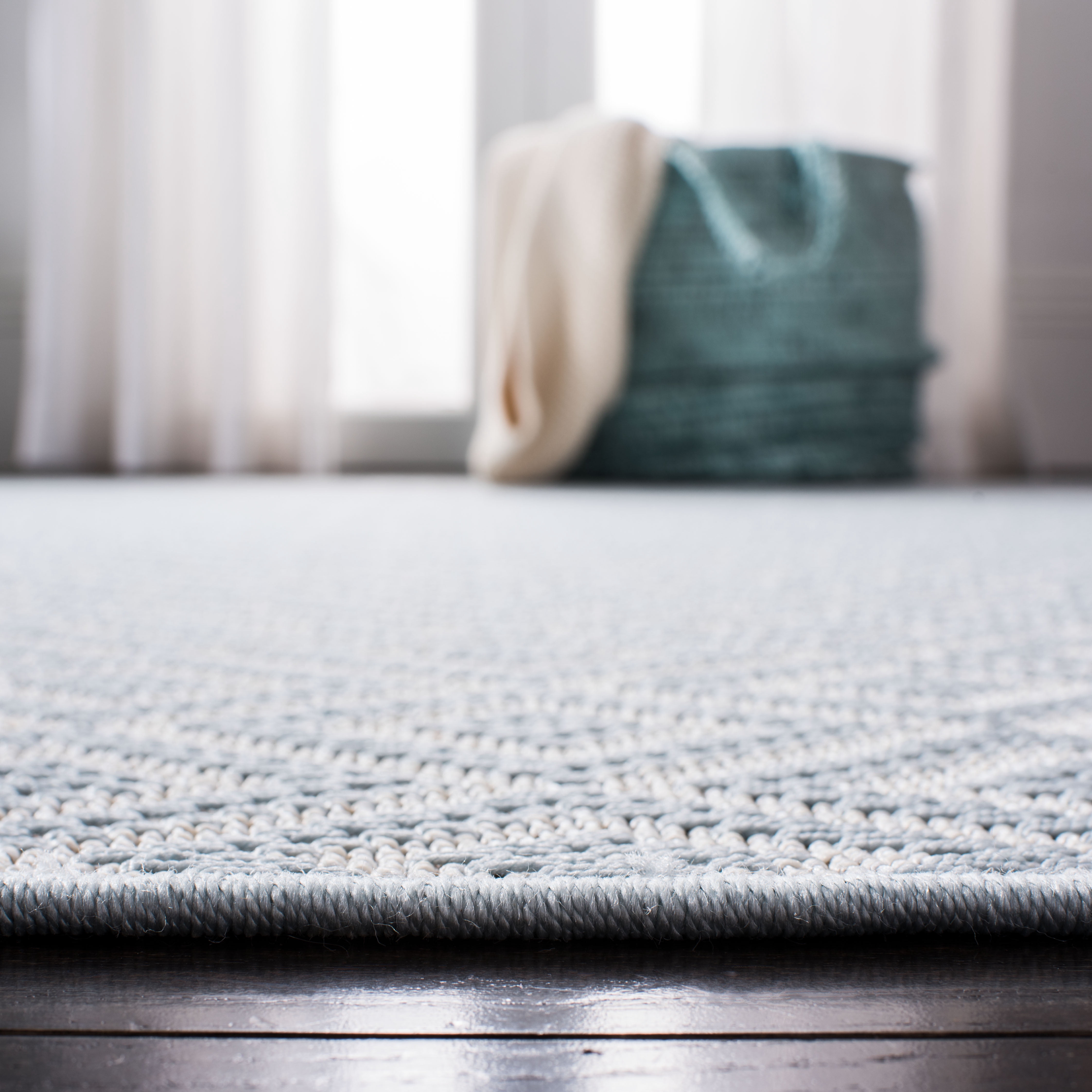 SAFAVIEH Martha Stewart Outdoor MSRO337J Aqua/ Cream Rug