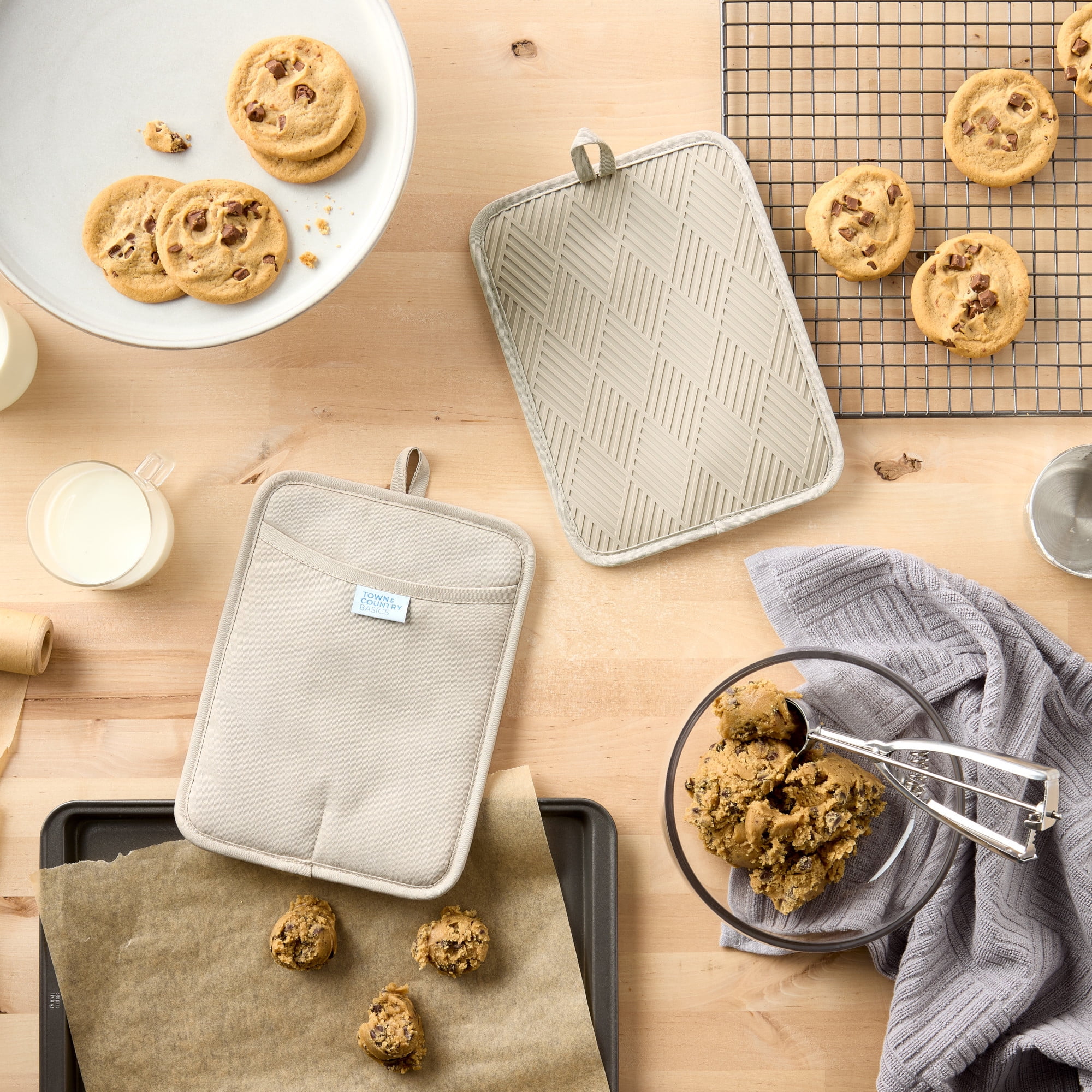 TOWN & COUNTRY BASICS Basketweave Soft Silicone Pot Holder 2-Pack Set, Heat Resistant up to 500F, Flexible Silicone, Non-Slip Grip, Beige, 7.5"x10"