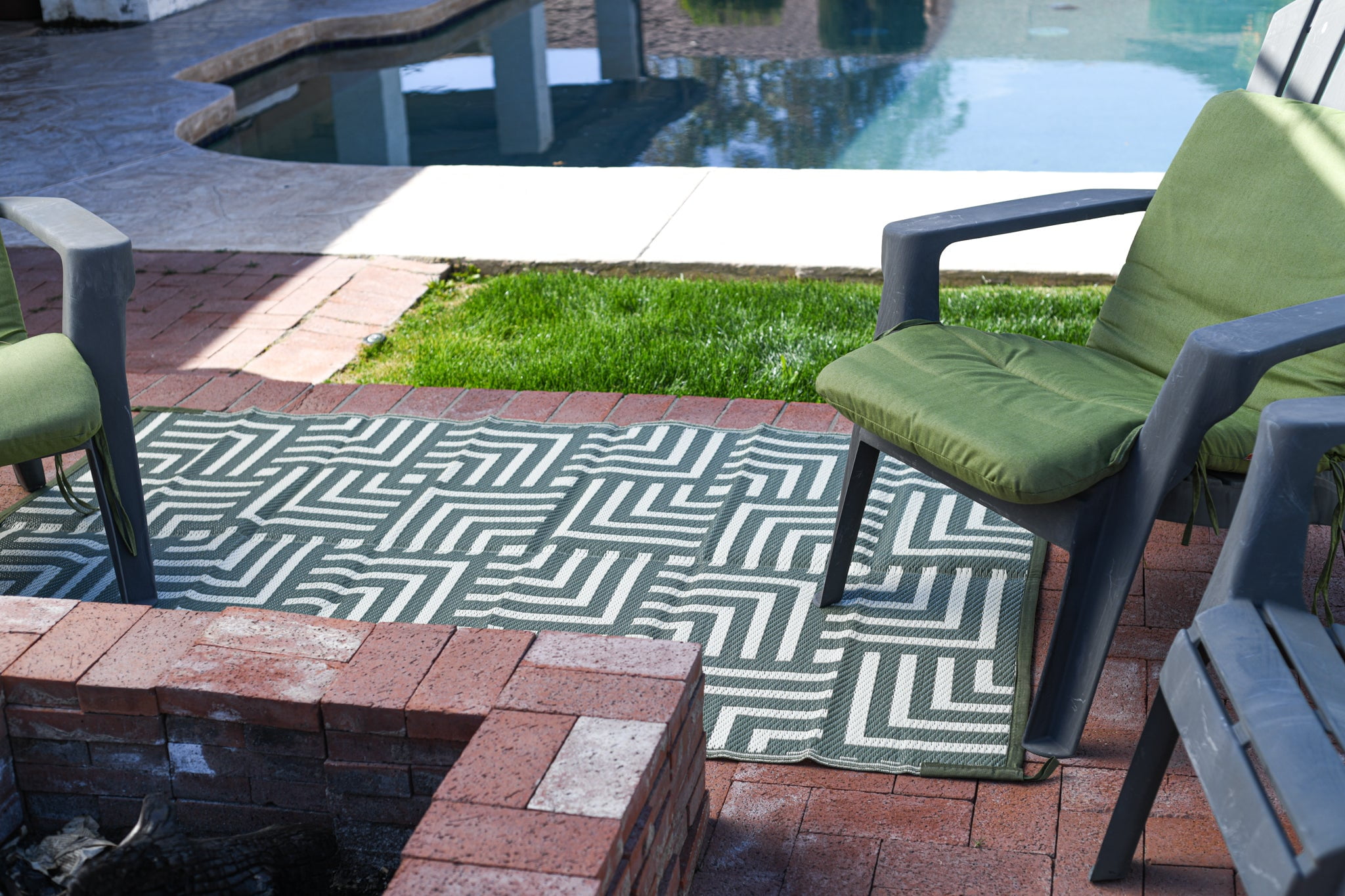 Reversible Mat 5x8 Foot Outdoor Polypropylene Pattern Patio Rug, Olive Green/Beige