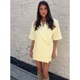 thumbnail image 2 of Blazer Court Jaune Beurre pour Femmes, Veste à Col Rabattu, Manches Mi-Longues, Ample, Été, Bureau, Trajet, Mode Urbaine, 2 of 7