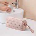 thumbnail image 3 of Almacenamiento Portátil Bolso Mariposa Bordado Neceser () Rojo Rosa, 3 of 8
