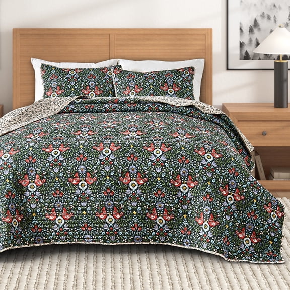 Christmas Quilt Set - Lightweight, Soft, All-Season - 2-Piece Holiday Printed Bedding Set (Twin / Twin XL, Cardinal Garden)