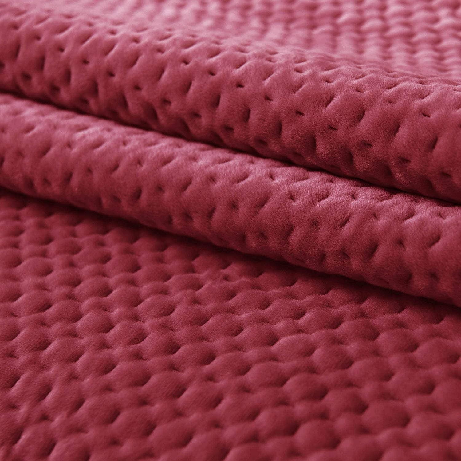 Kasentex  All Season Plush Poly Velvet Lavish Design Quilt Set Soft and Warm Machine Washable Coverlet Red Queen