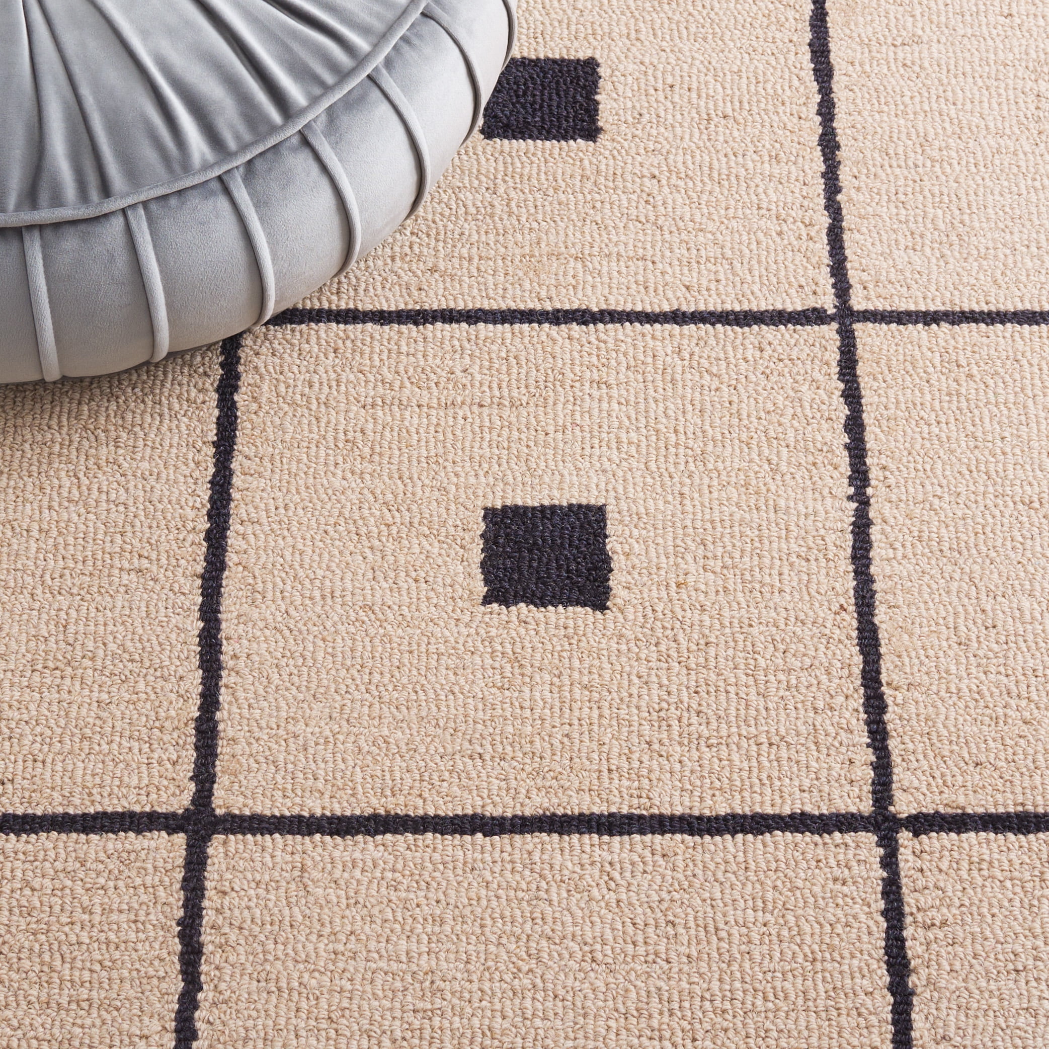 SAFAVIEH Martha Stewart Micro Loop Area Rug, Beige/Black, 4' x 6'