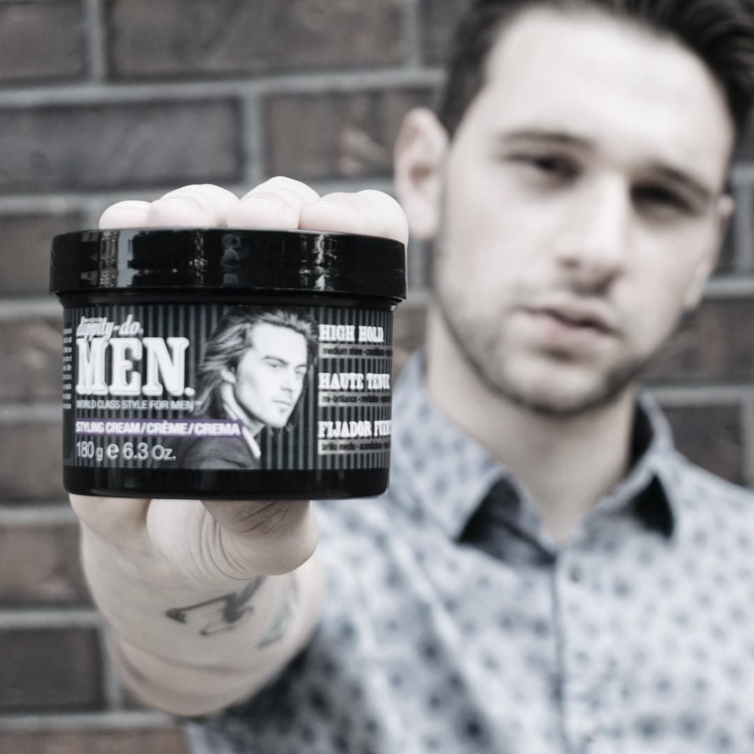 dippity-do MEN Crème coiffante Nourrissante et fortifiante pour cheveux épais et bouclés, enrichie d’ingrédients naturels comme l’huile de coco, l’aloès, afin de garder le contrôle sur l’humidité et m 180g