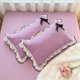 thumbnail image 5 of Juego de dos fundas de almohada de tela cepillada agradable para la piel, decoradas con encaje y lazos, e impresas con un dibujo de rosa. Ideales para dormitorio. Funda de almohada de poliéster., 5 of 6