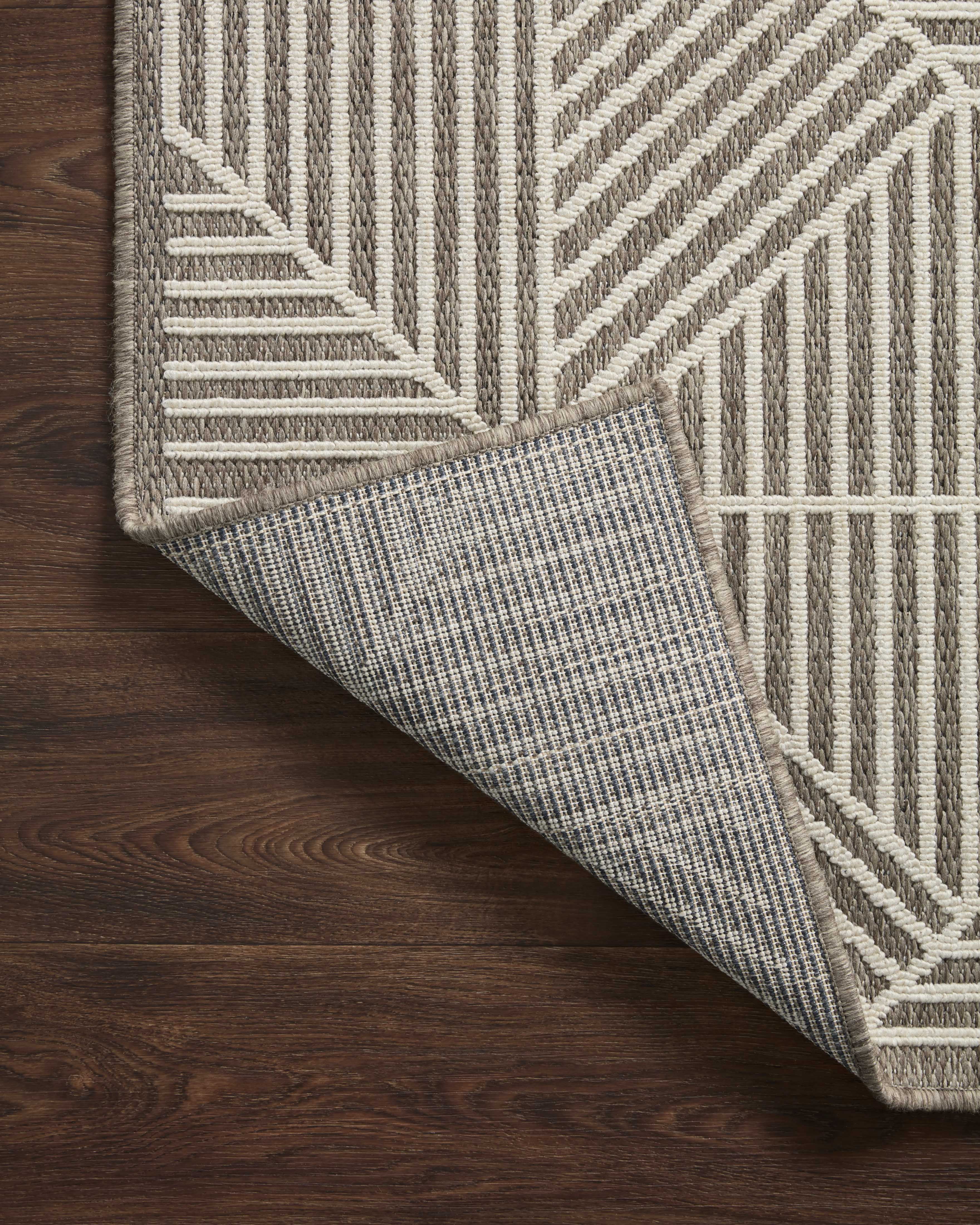 Indoor Outdoor Loloi Rainier Natural / Ivory 7'-10" x 10'-10" Area Rug