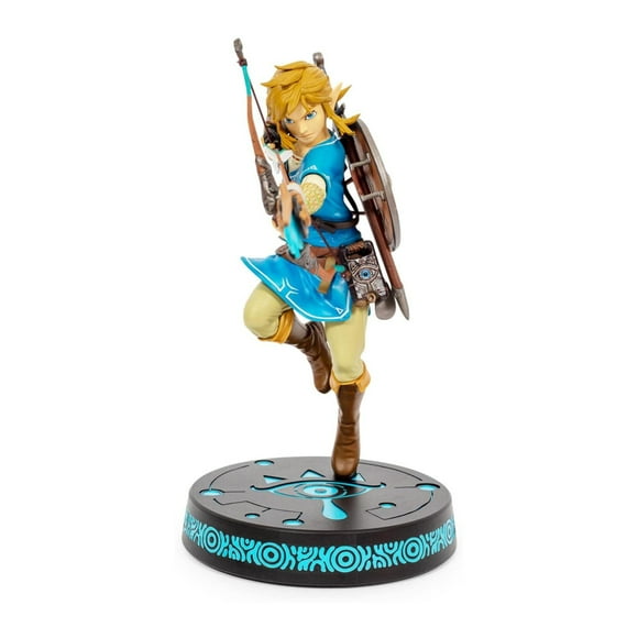 Dark Horse Comics Legend of Zelda Breath of the Wild Link Collector Figure