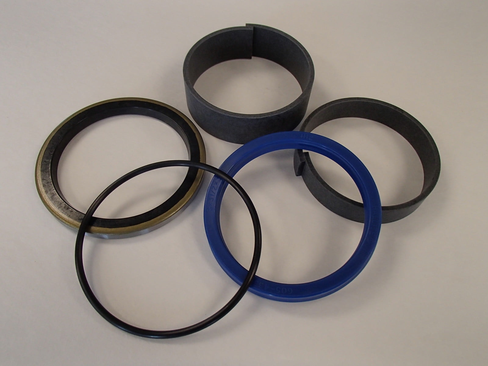 AT39023 Steering Cylinder Seal Kit Fits John Deere Skidder 540 540A
