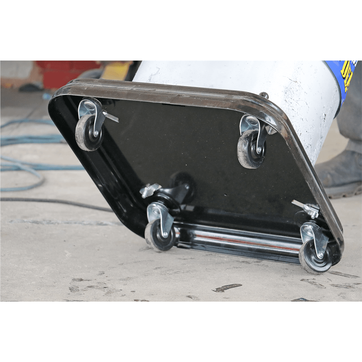 Lincoln 917 Pneumatic 50:1 Ratio Double Acting Grease Pump with Roll-Around Base