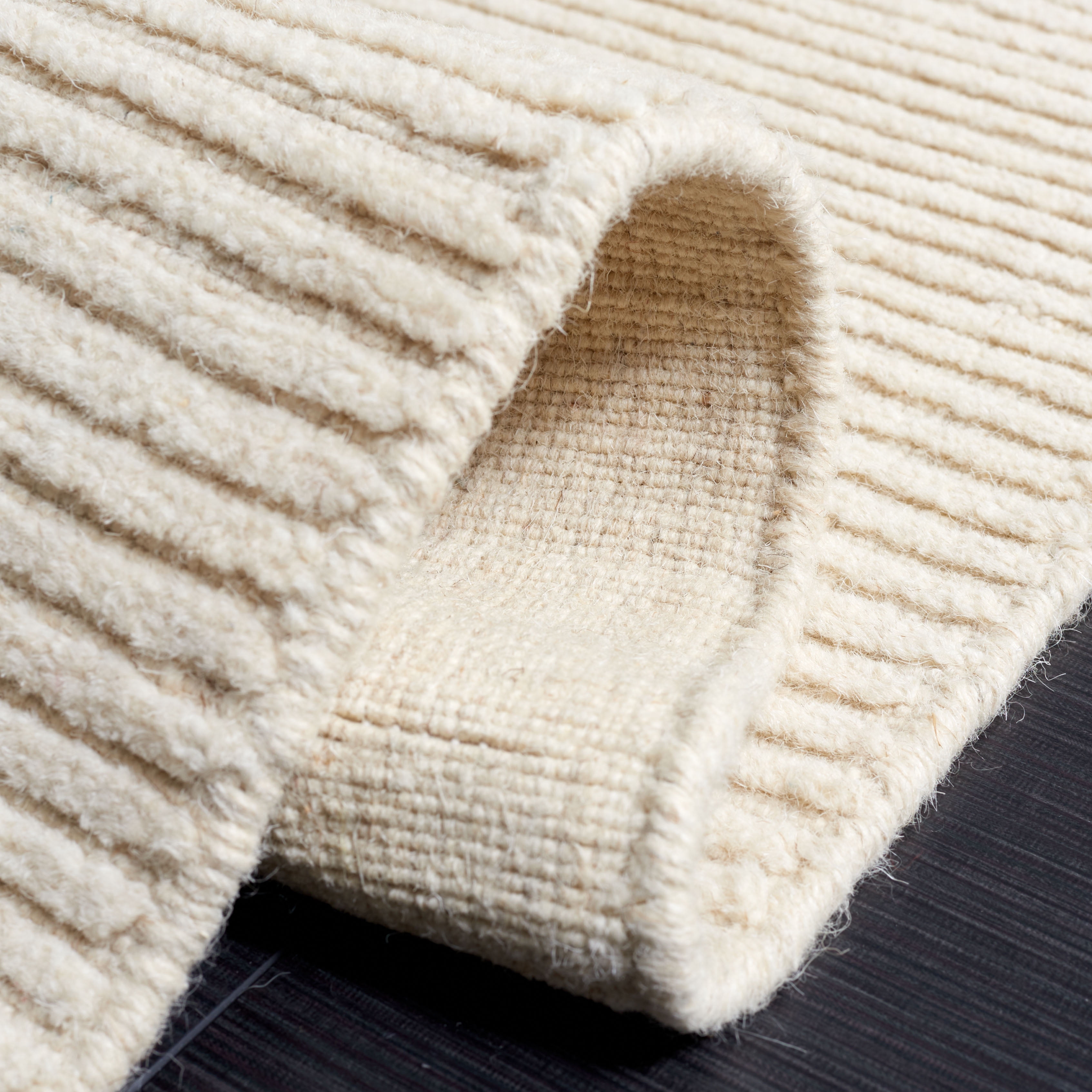 Safavieh Himalaya Hayden Solid Area Rug, Ivory, 5' x 8'