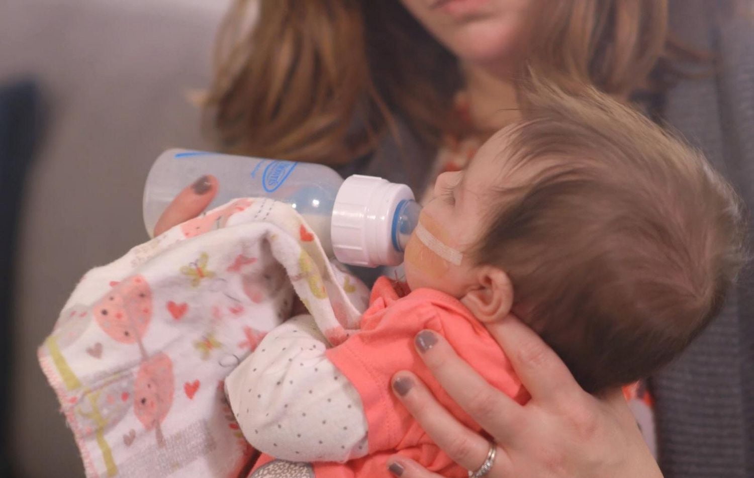 Dr. Brown's Natural Flow Specialty Feeding System with Anti-Colic Baby Bottle and Infant Paced Feeding Valve Starter Kit, 4oz and 8oz