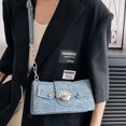 thumbnail image 1 of Bolso de axila de moda para mujer Bolsos de mezclilla con cadena de moda para regalo (azul claro), 1 of 6