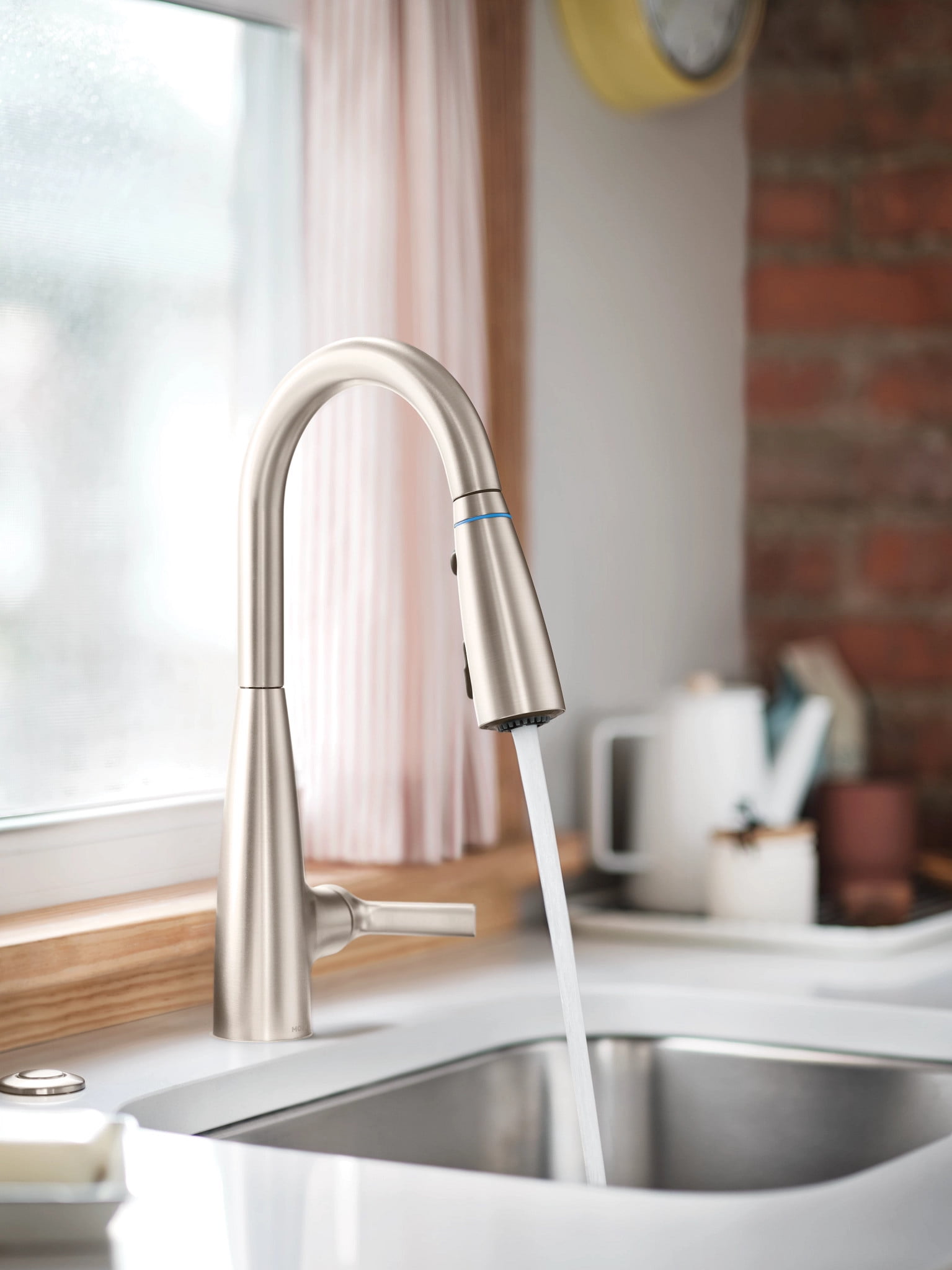 Moen Haelyn Single-Handle Pull-Down Sprayer Kitchen Faucet with ColorCue™ Temperature Indicator in Spot Resist Stainless